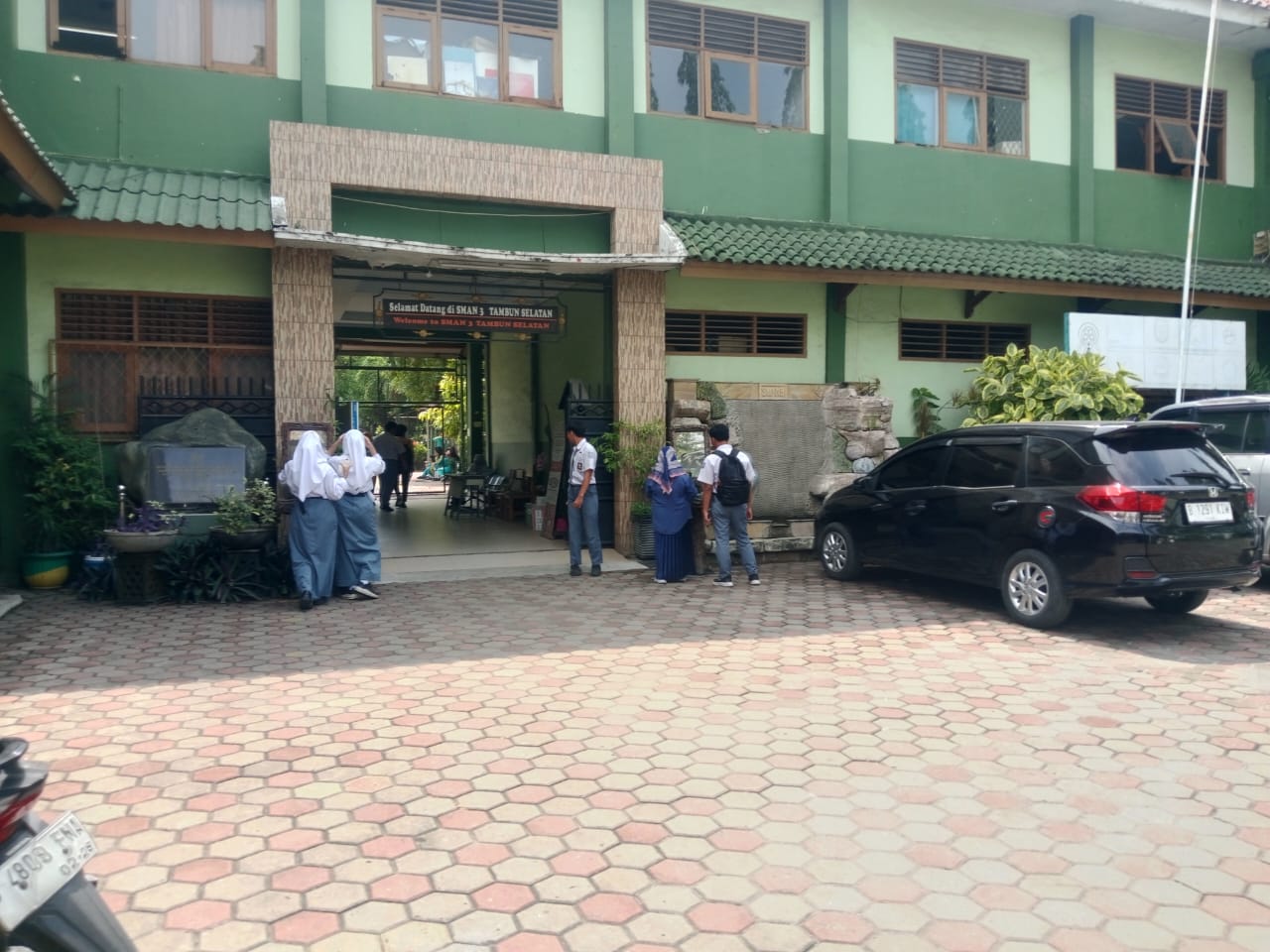 Seolah Hilang tak Berdebu, Bantuan 362 Tablet BOS Afirmasi di SMAN 3 Tambun Selatan Pihak Sekolah Terkesan Menutupi