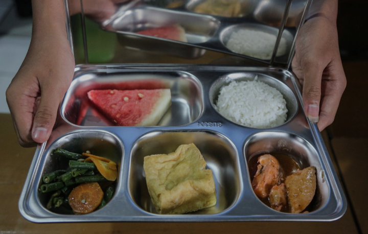 Usai Konsumsi Menu Makanan Bergizi Gratis(MBG), 6 Murid SD di Bekasi Dilarikan Ke Rumah Sakit