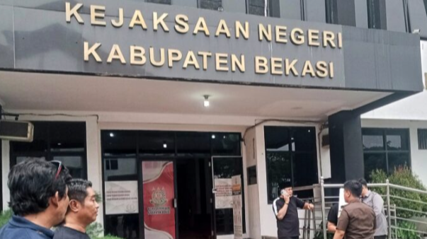 Kejari Kabupaten Bekasi Akan Dalami Kasus Dugaan Penyimpangan Pengelolaan Tanah TKD di Desa Karangsegar