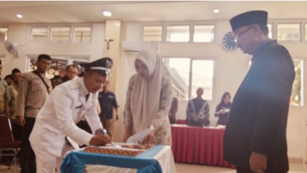 Sertijab Kades Karang Rahayu Berlasung Khidmat.