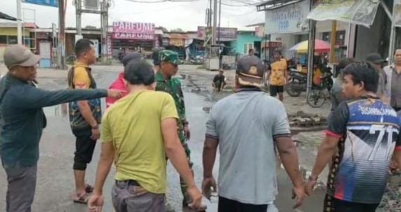 Sinergi Warga BWI 1 dan Kepala Dusun Dirman Gelar Aksi Bersih Drainase Antisipasi Cuaca Ekstrem